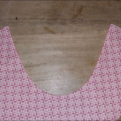 Holle naad: techniek voor een gladde&nbsp;halsuitsnijding