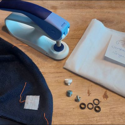 Zeilringen bevestigen met de Vario Creative Tool Prym (multifunctioneel)