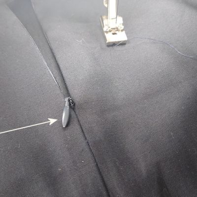 Tip: Geen bobbeltje meer: effectieve methode om een blinde rits in te zetten voor een strakke&nbsp;afwerking